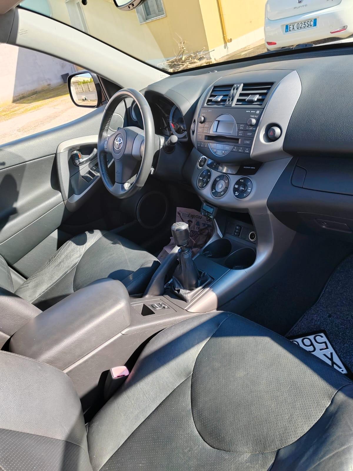 Toyota RAV 4 RAV4 Crossover 2.2 D-4D 177 CV Luxury