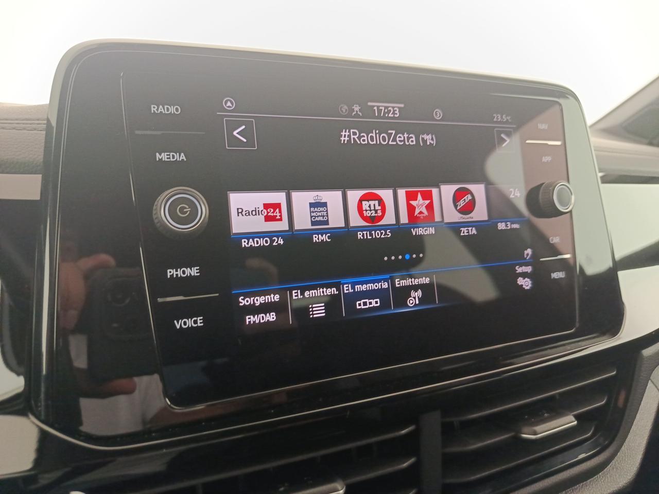 VOLKSWAGEN T-Roc - T-Roc 1.0 TSI R-Line