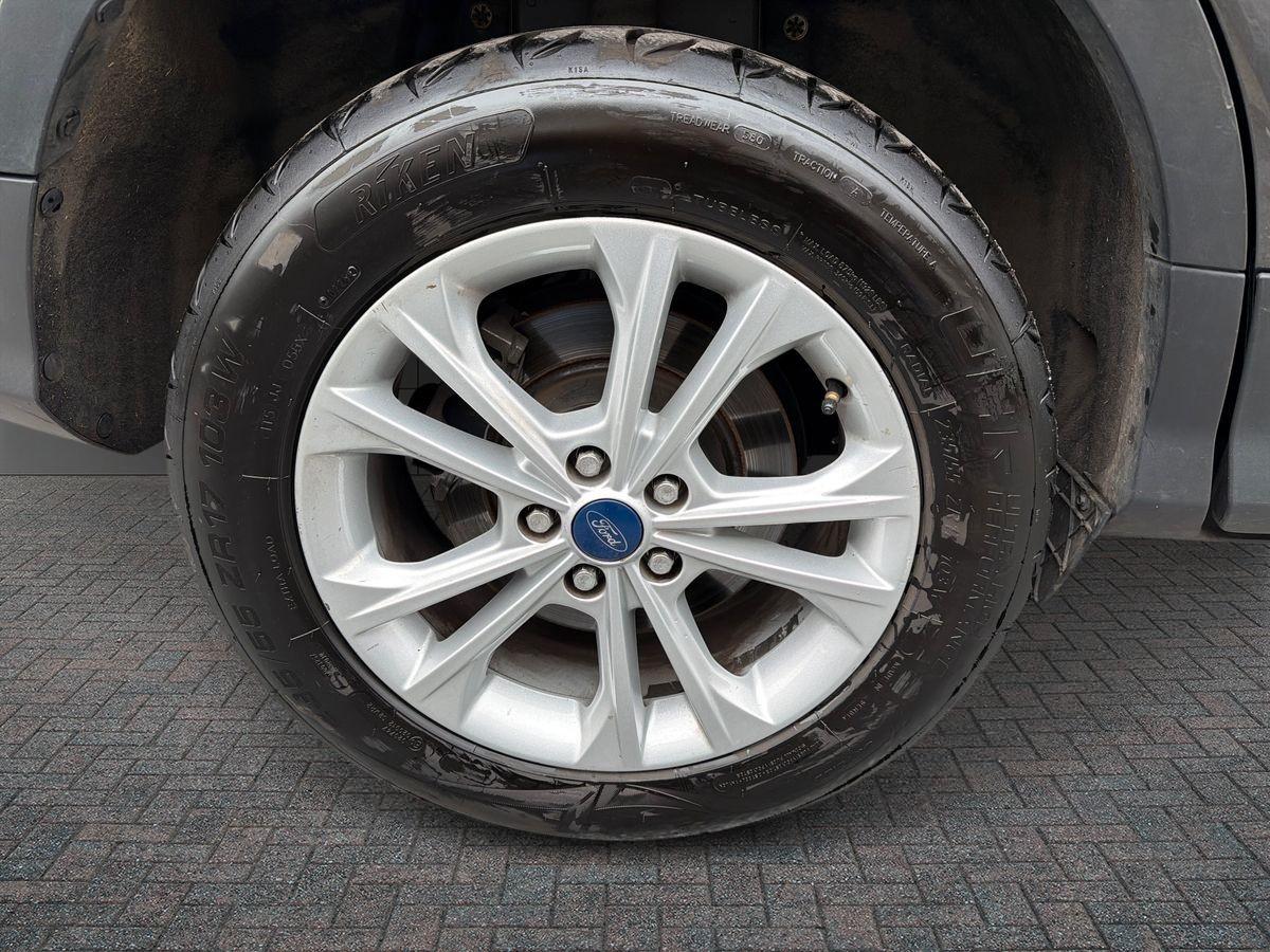 FORD Kuga 1.5 tdci Titanium s&s 2wd 120cv powershift