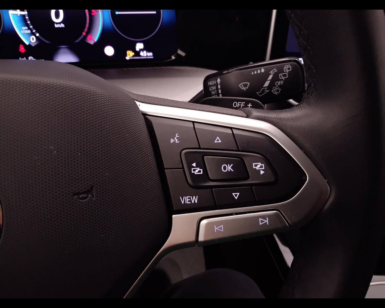 VOLKSWAGEN Golf VIII 2024 - Golf 2.0 tdi Style 150cv dsg