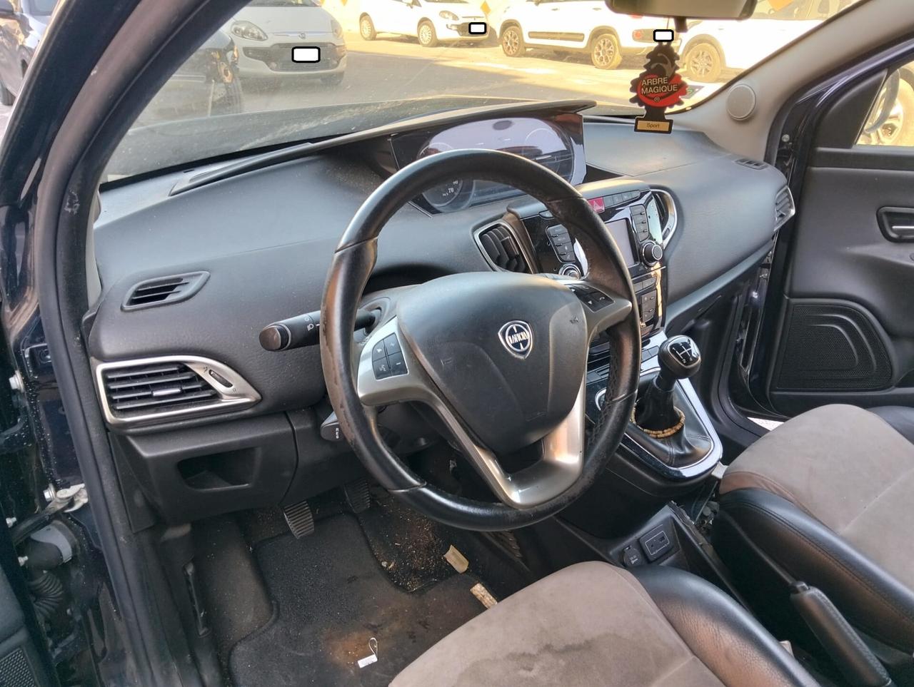 Lancia Ypsilon 1.3 M-jet 95cv 2015 SINISTRATA