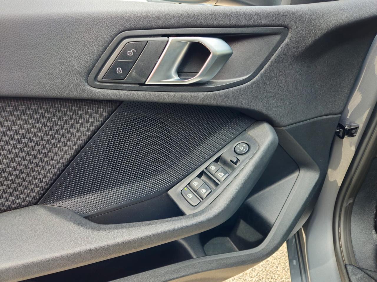 Bmw 116 116d 5p. Business Advantage
