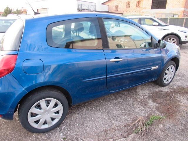 Renault Clio 1.2 16V 3 porte Confort NEOPATENTATI