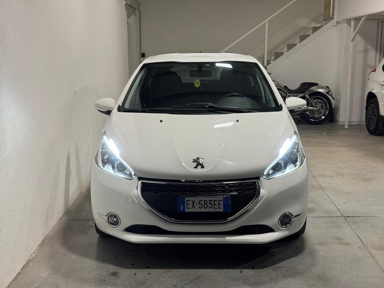 Peugeot 208 1.4 HDi 68 CV 5 porte