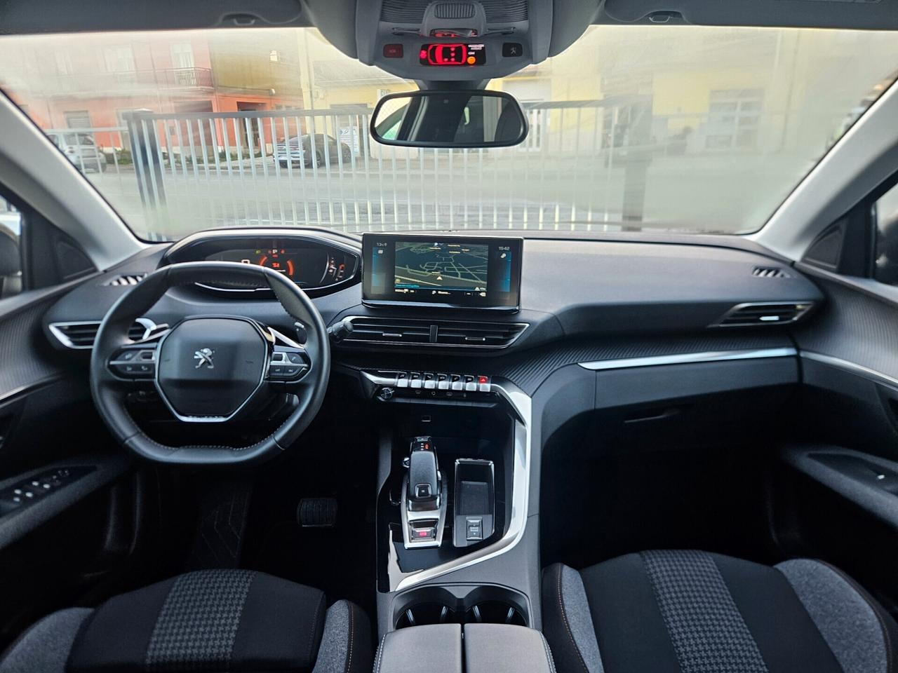 Peugeot 3008 BlueHDi 130 S&S EAT8 Business Pack