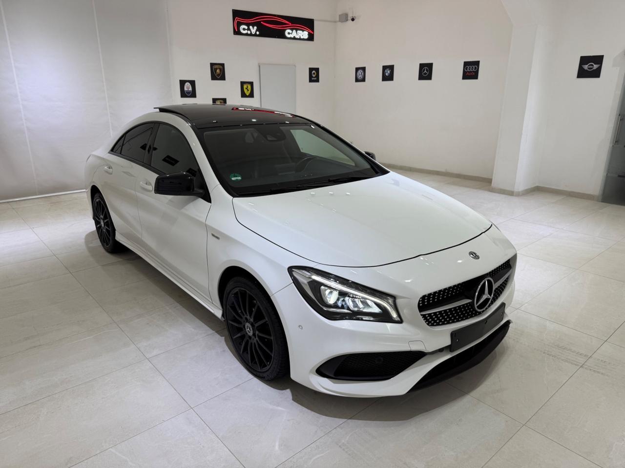 CLA 220 D AUTOMATIC PREMIUM TOTAL BLACK
