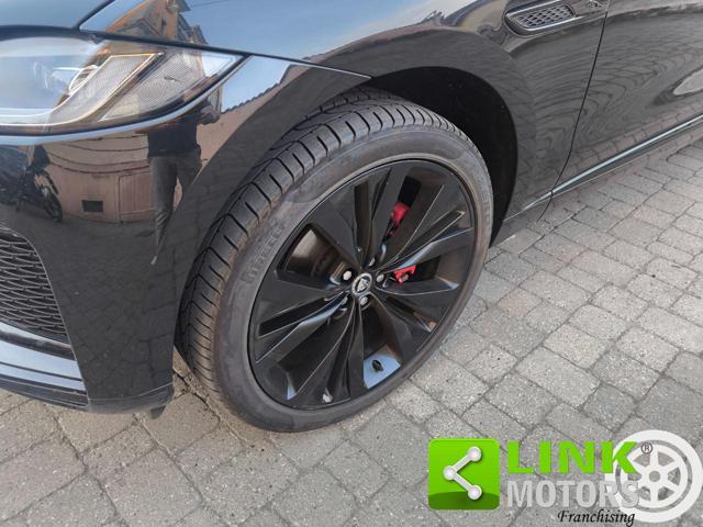 JAGUAR F-Pace 2.0 D AWD R-Dynamic HSE BLACK DESIGN