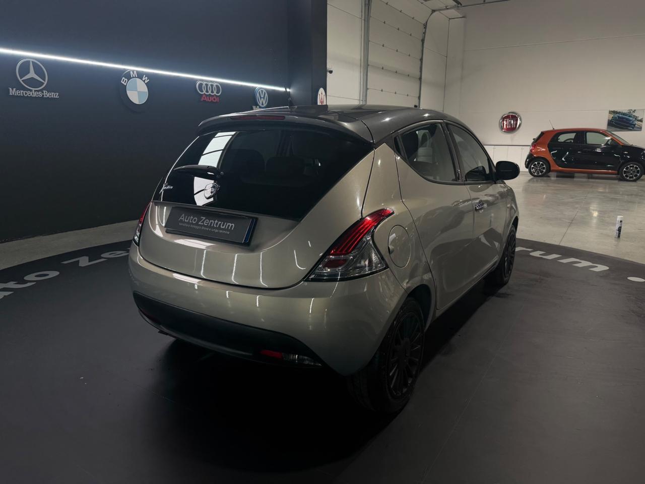Lancia Ypsilon 1.3 MJT 16V 95 CV 5 porte S&S Silver