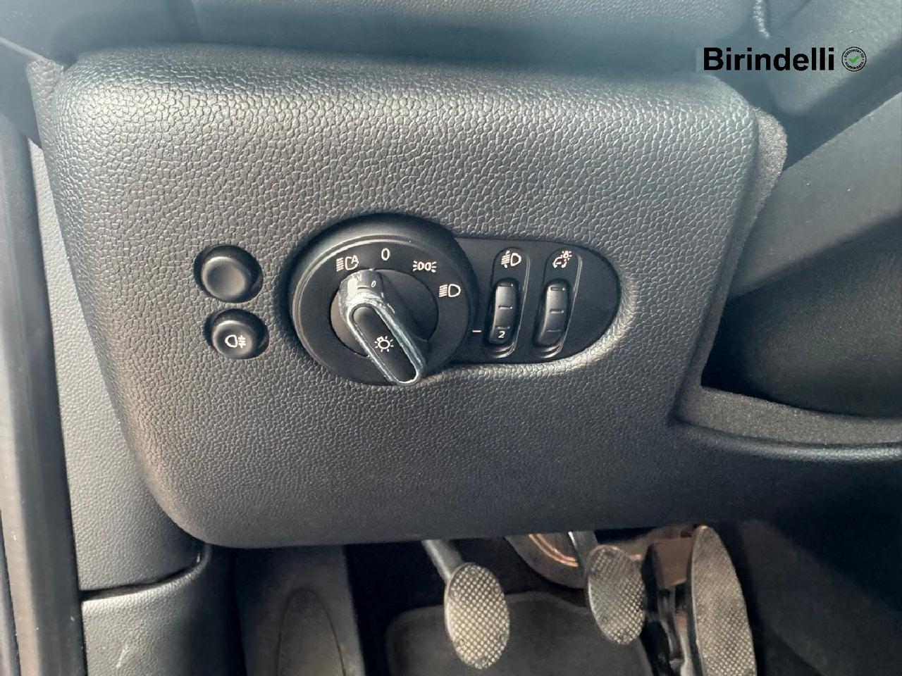 MINI Mini 4ª serie (F56) - Mini 1.5 One Camden Edition