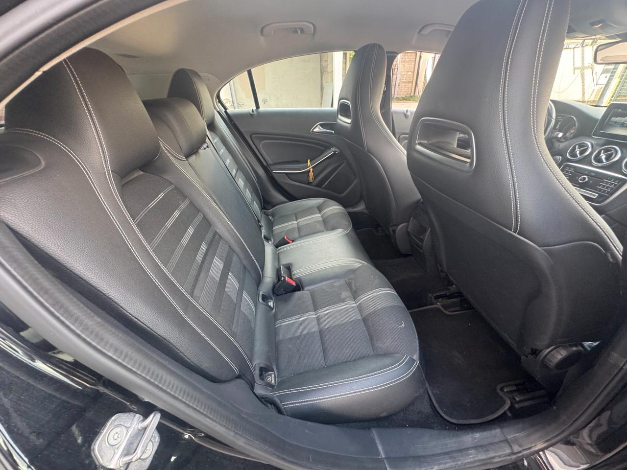 MERCEDES-BENZ A 180 d Automatic Business