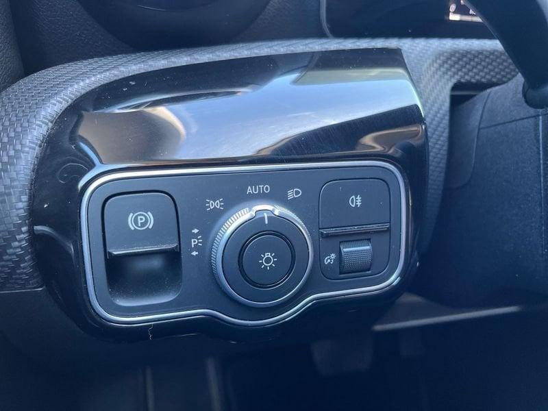 Mercedes-Benz CLA Shooting Brake 180 d Advanced auto
