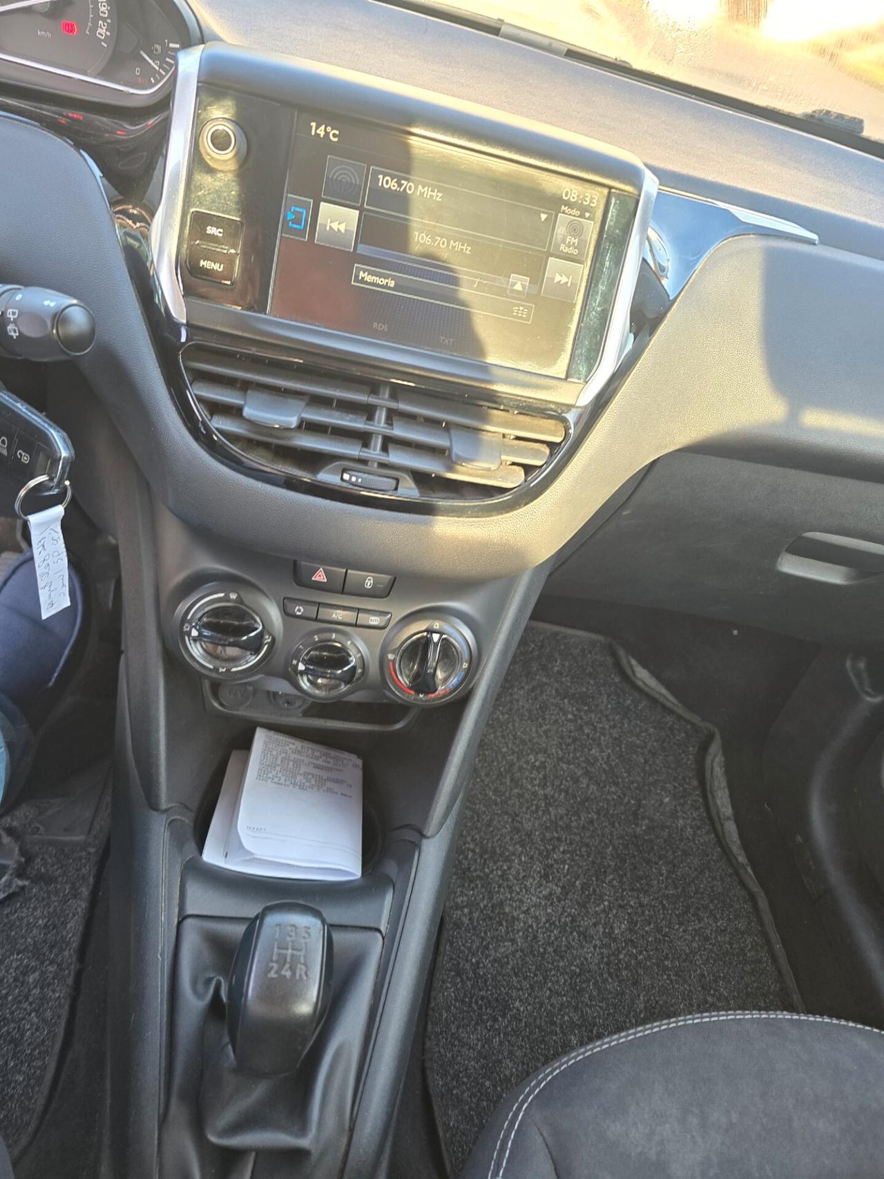 Peugeot 208 PureTech 82 5 porte Allure