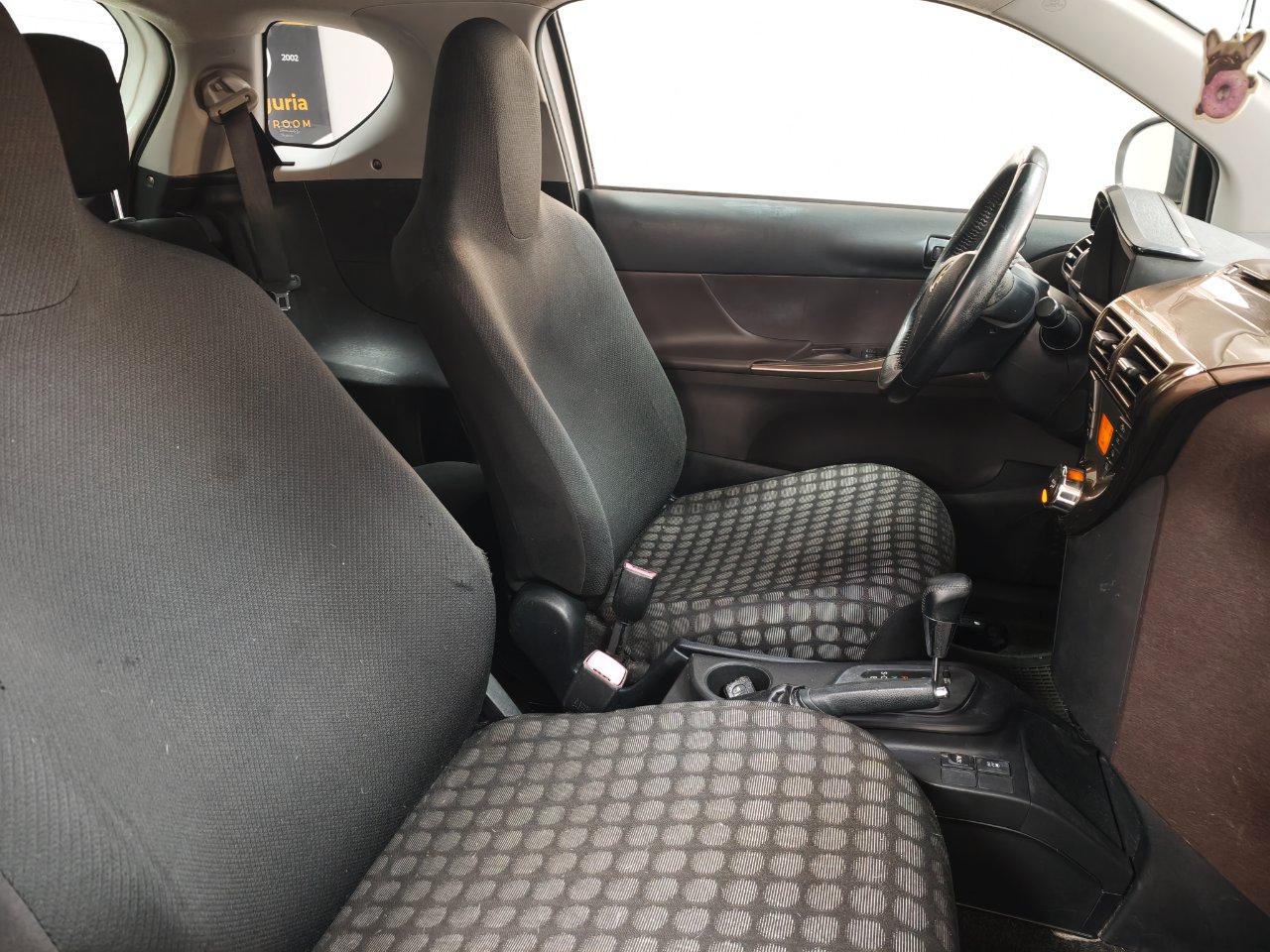 Toyota iQ 1.0 Tobasco cvt