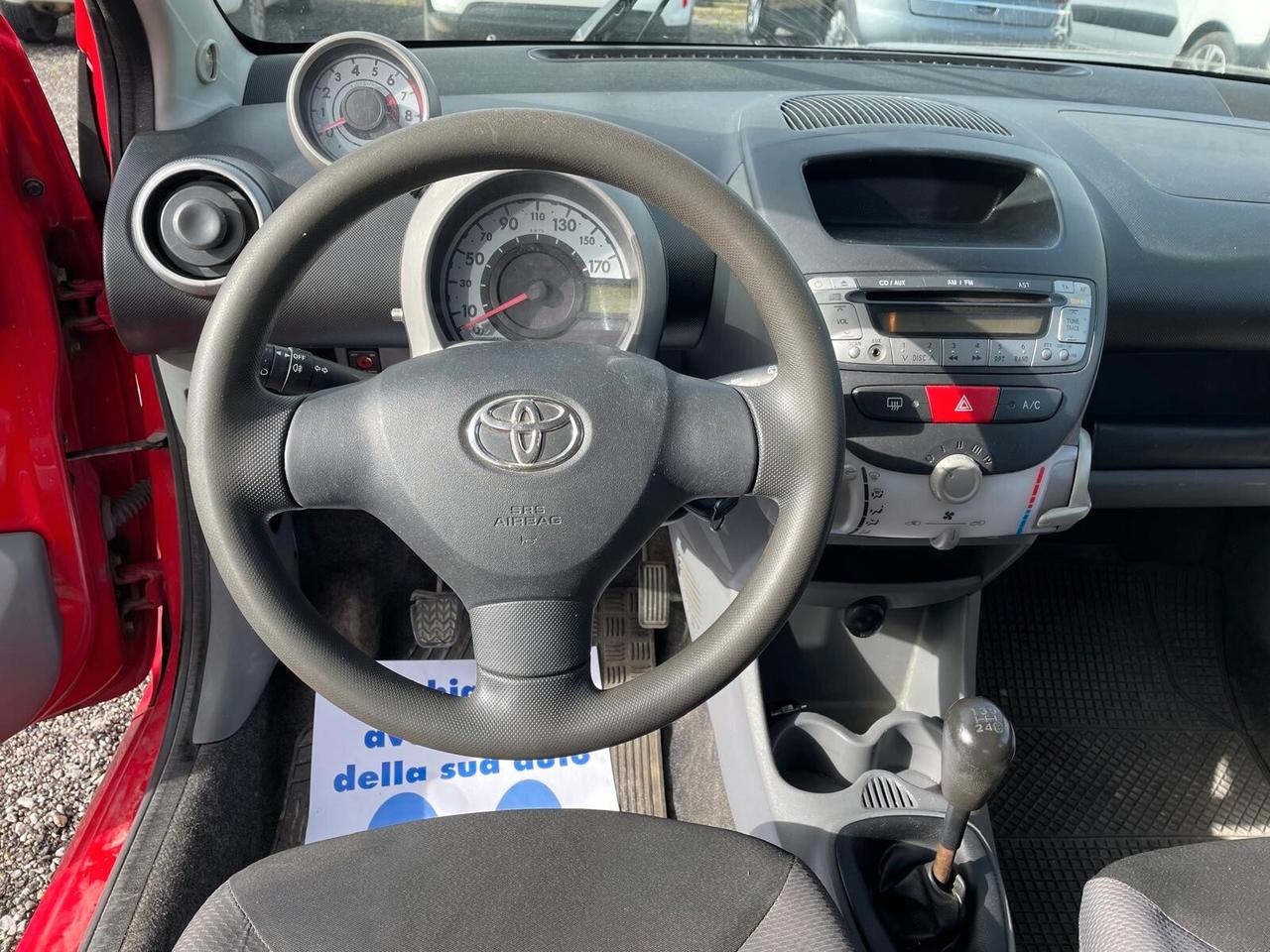 Toyota Aygo 1.0 12V VVT-i 5 porte 68cv