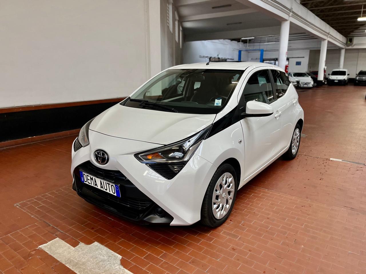 Toyota Aygo Connect 5p 1.0 x-cool 72cv