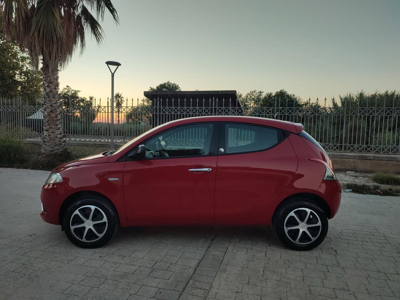 Lancia Ypsilon GOLD ECO CHIC METANO CASA MADRE CLIMA BASSI CONSUMI