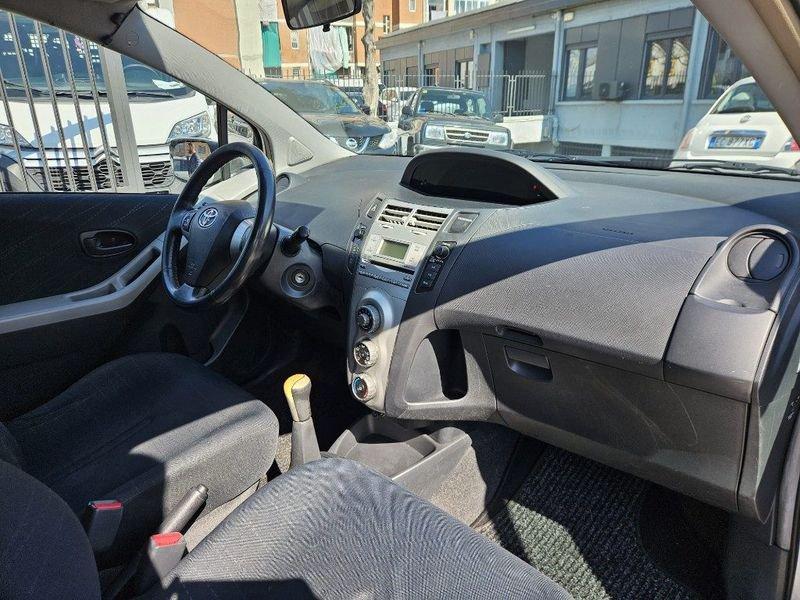 Toyota Yaris 1.0 5 porte Sol