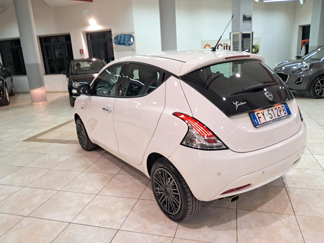 Lancia Ypsilon 1.2 69 CV 5 porte GPL Ecochic Gold