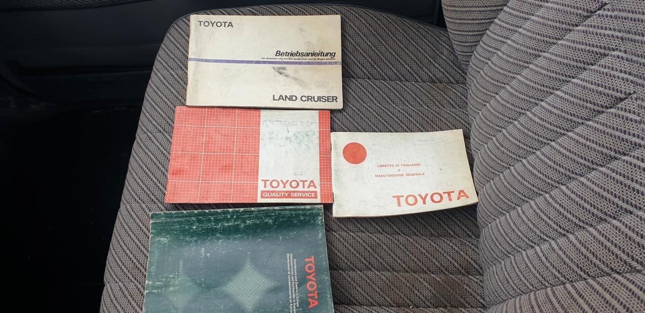 Toyota Land Cruiser 2446 TURBO DIESEL