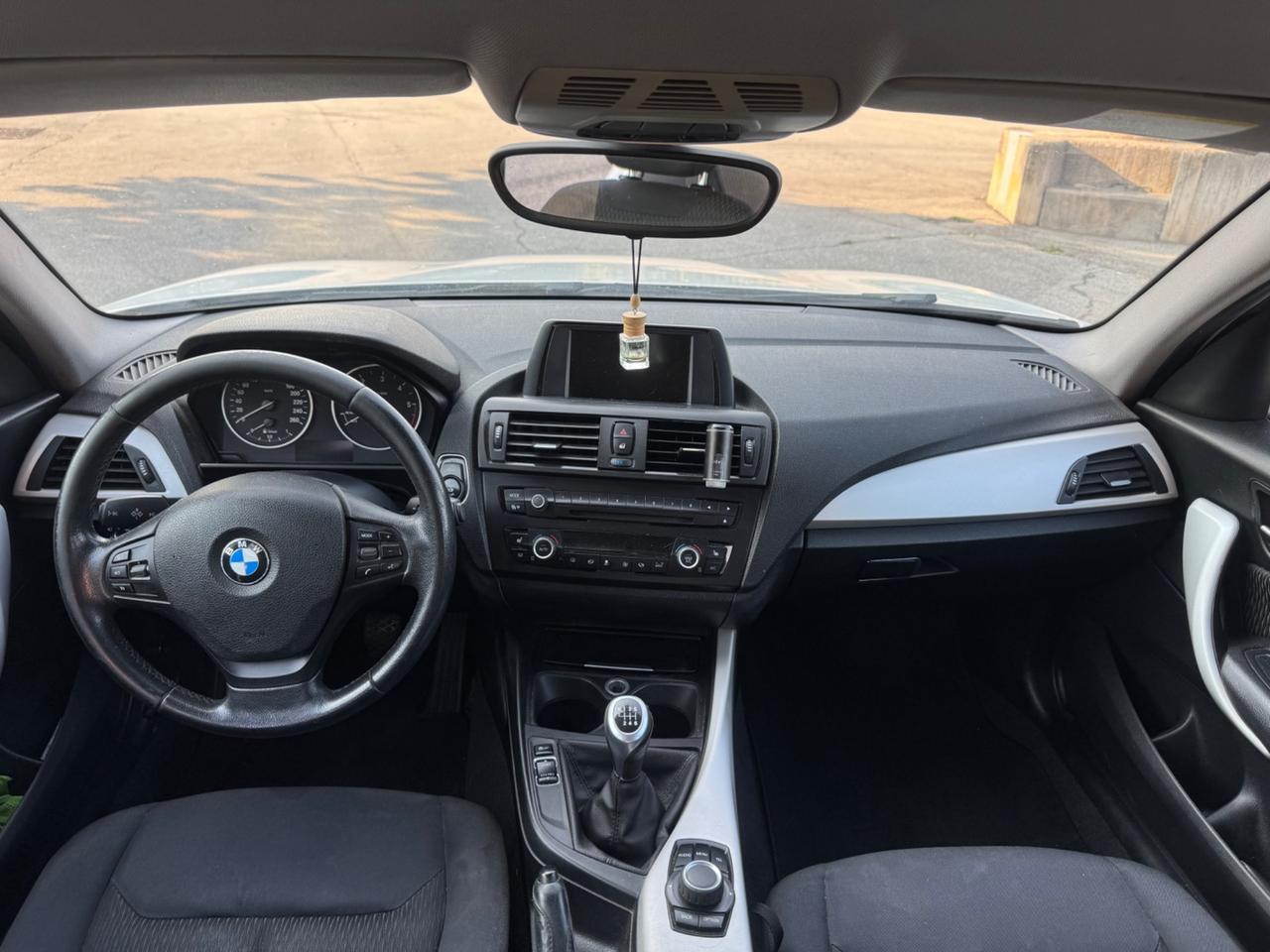 Bmw 116 116d 5p. Urban