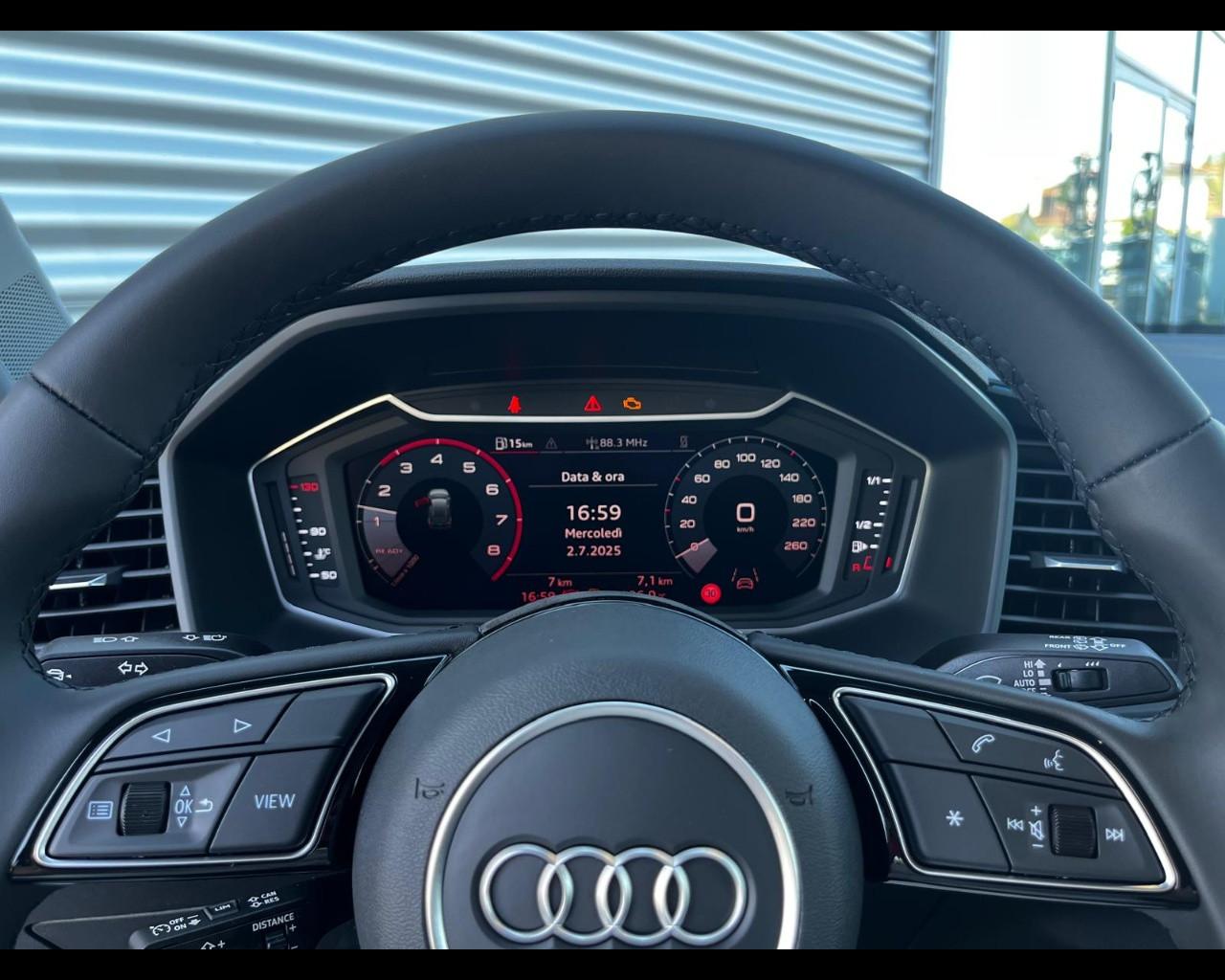 AUDI A1 ALLSTREET 30 TFSI IDENTITY CONTRAST