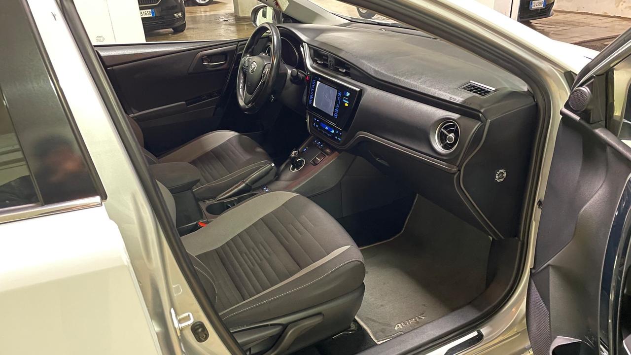 Toyota Auris Touring Sports 1.8 Hybrid Business (Taxi)