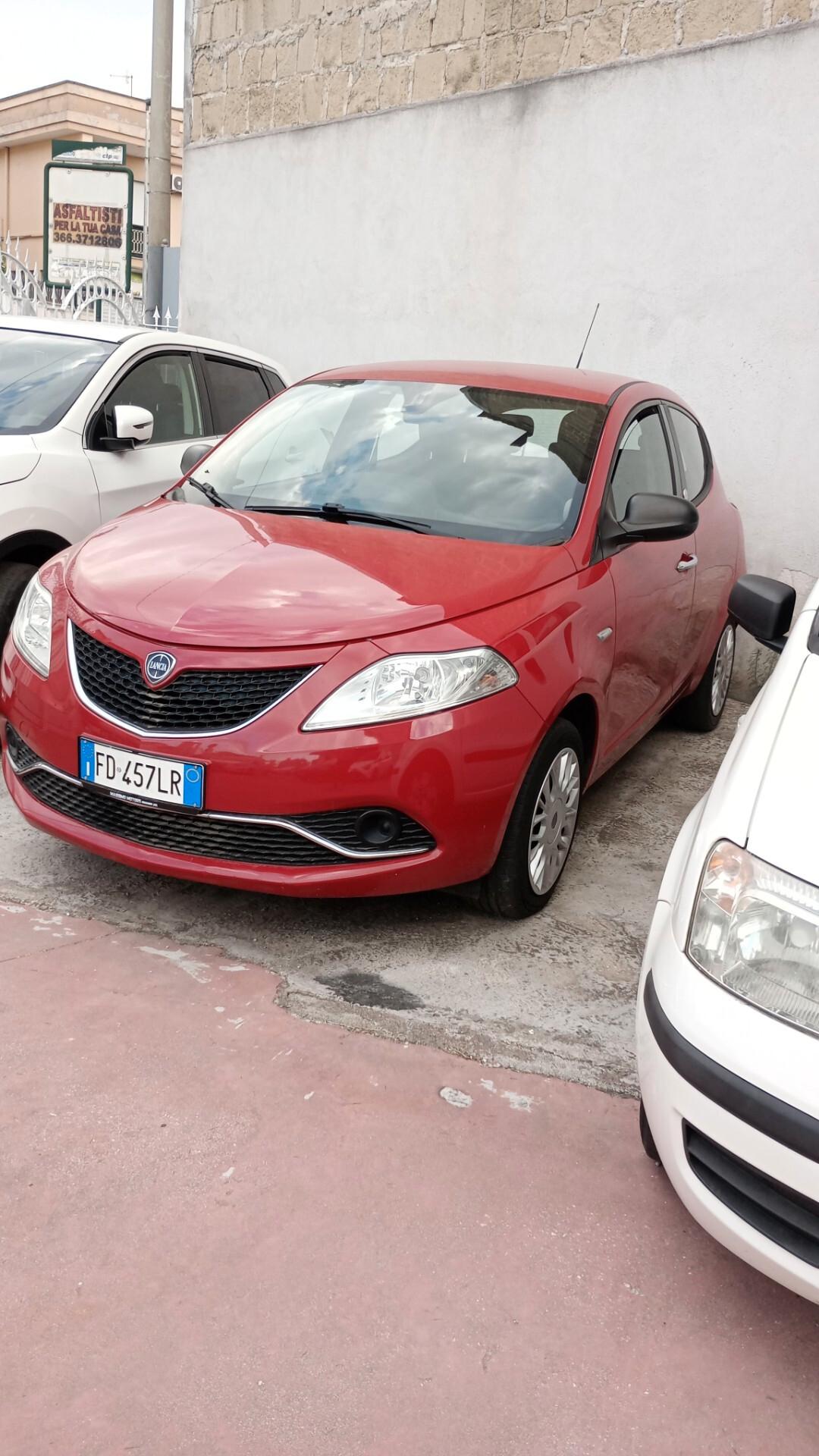 Lancia Ypsilon 1.2 69 CV 5 porte GPL Ecochic Silver