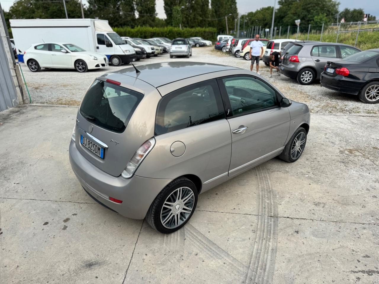 Lancia Ypsilon 1.3 MJT 90 CV Oro Giallo
