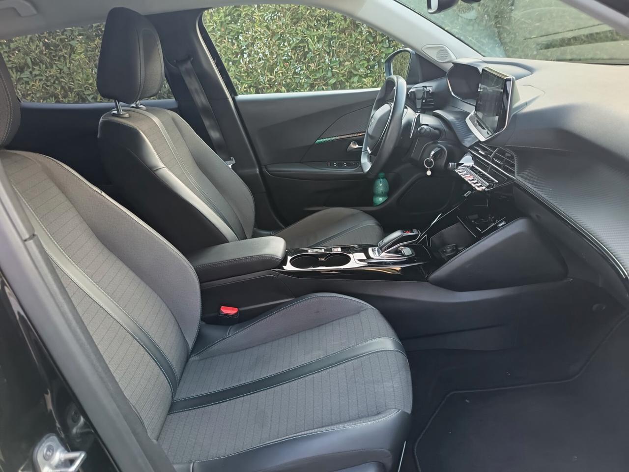 Peugeot 2008 BlueHDi 130 S&S EAT8 Allure Pack