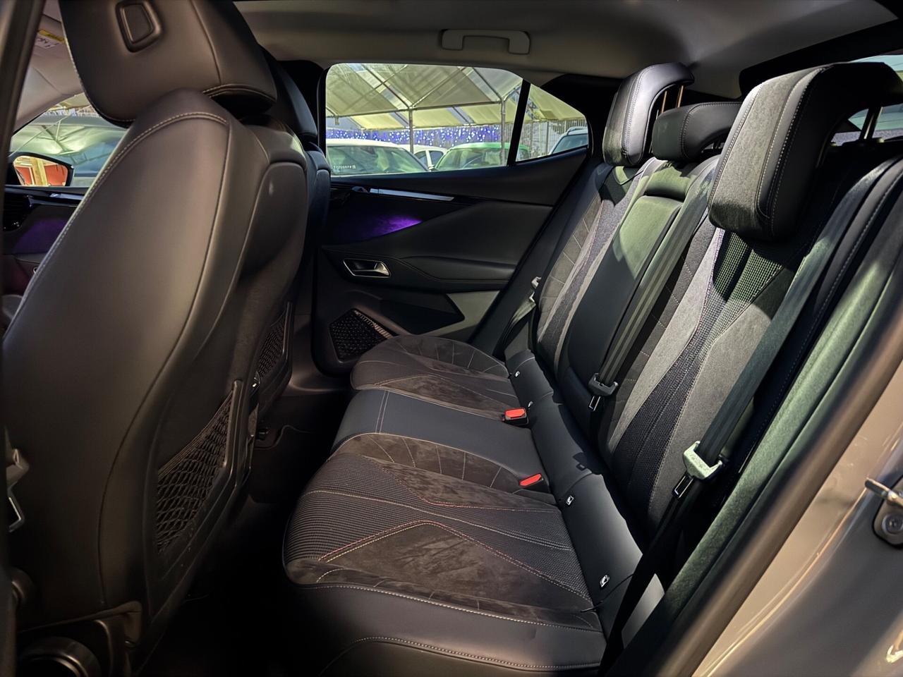 DS4 BlueHDi 130 aut. Performance Line+ Tetto Led a