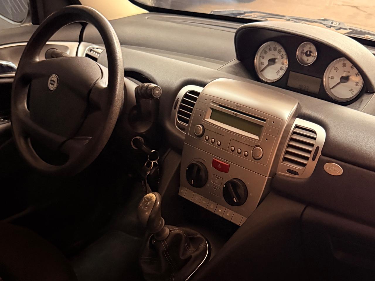 BELLISSIMA LANCIA YPSILON CON SOLI 56.412 KM