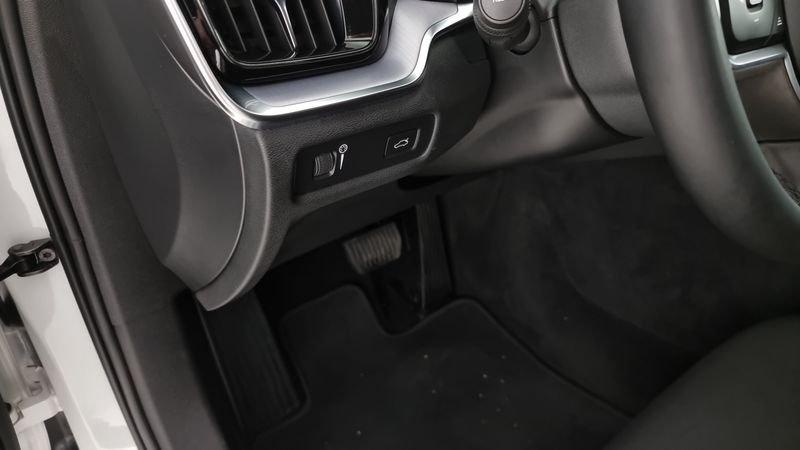 Volvo V60 B4 (d) Geartronic Momentum Business