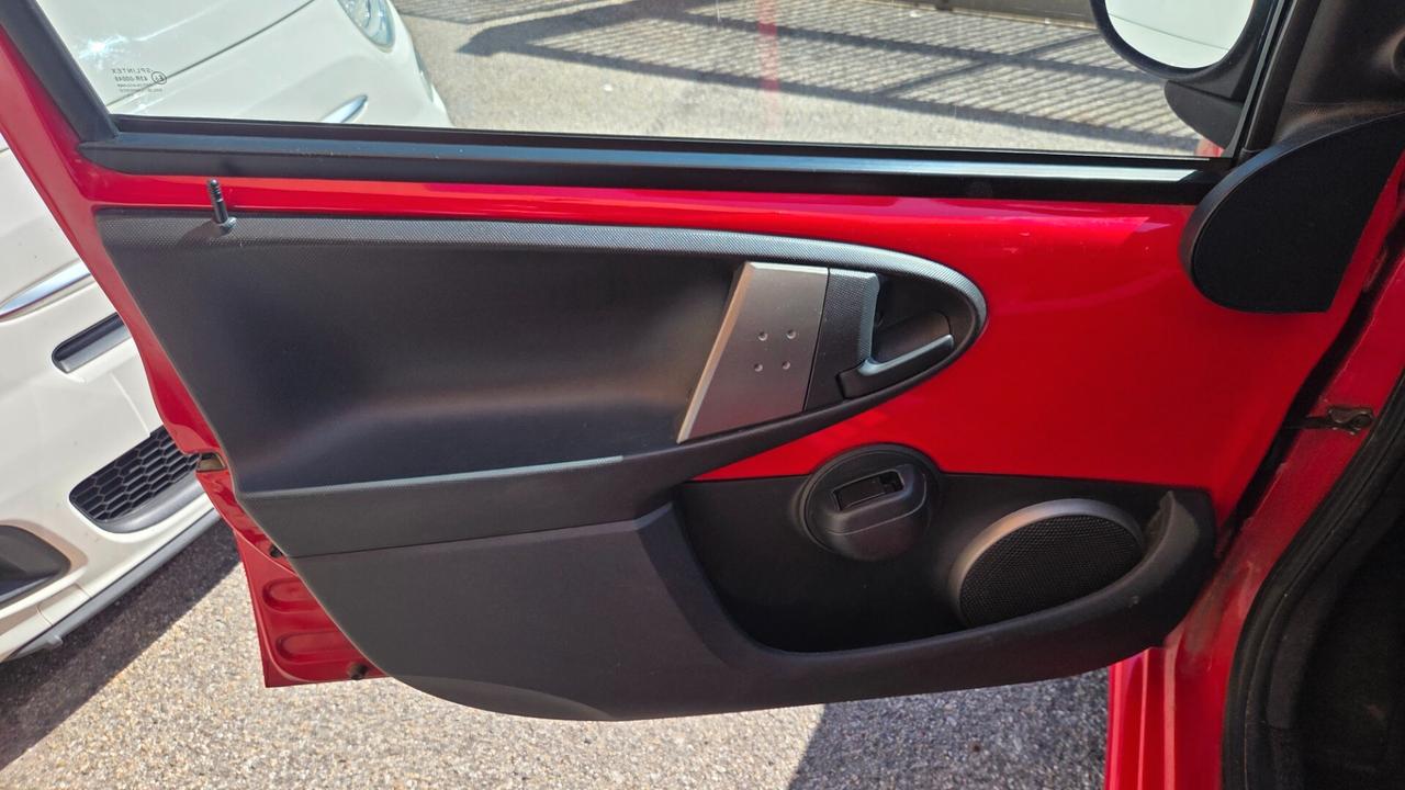 Toyota Aygo 1.0 12V VVT-i 5 porte Lounge Connect