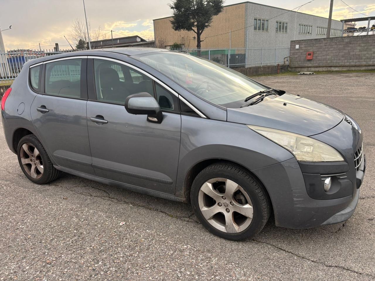 Peugeot 3008 1.6 e-HDi 112CV cambio robotizzato S.&S. Business