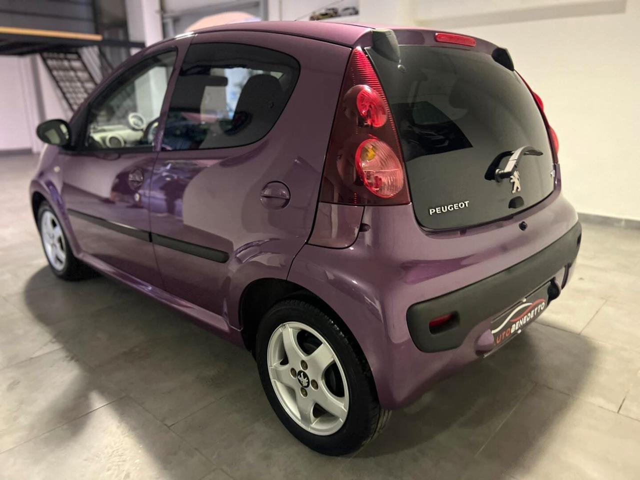 PEUGEOT 107 1.0 2TRONIC 2013