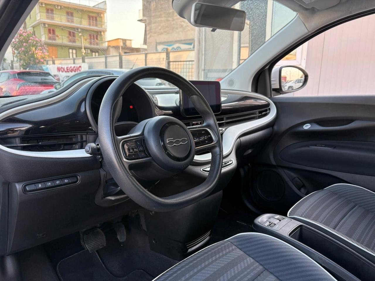 Fiat 500 500e Berlina 42 kWh La Prima