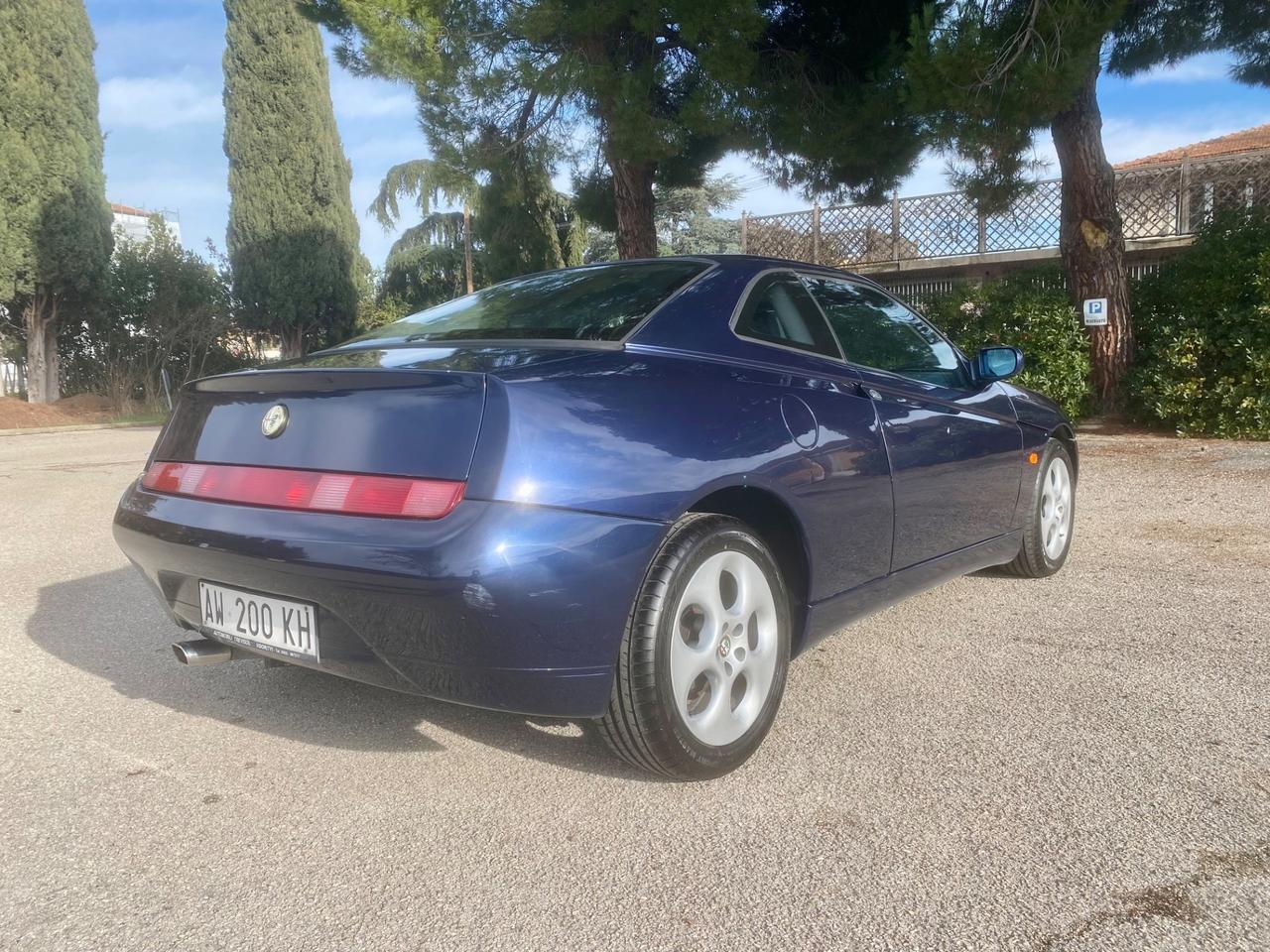 Alfa Romeo GTV 2.0 COUPÉ