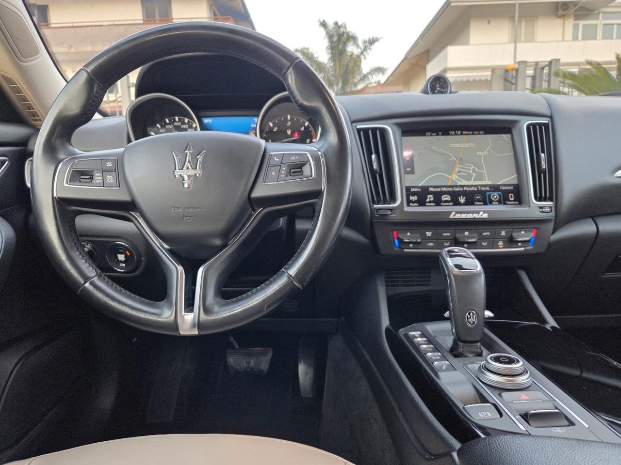 Maserati Levante V6 Diesel 275 CV AWD Granlusso - DA VETRINA !!