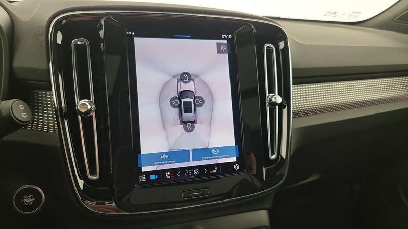 Volvo XC40 B3 automatico Ultra Black Edition