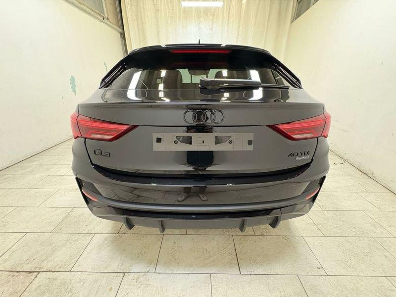 Audi Q3 Sportback 40 2.0 tdi Identity Black quattro 193cv s-tronic