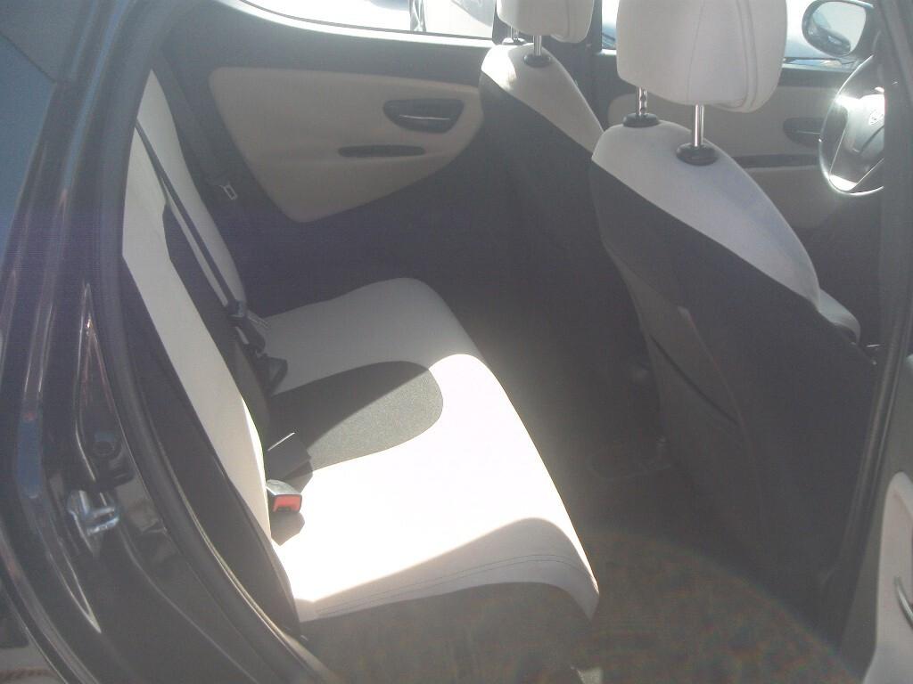 Lancia Ypsilon 1.2 69 CV 5 porte GPL Gold - 2014