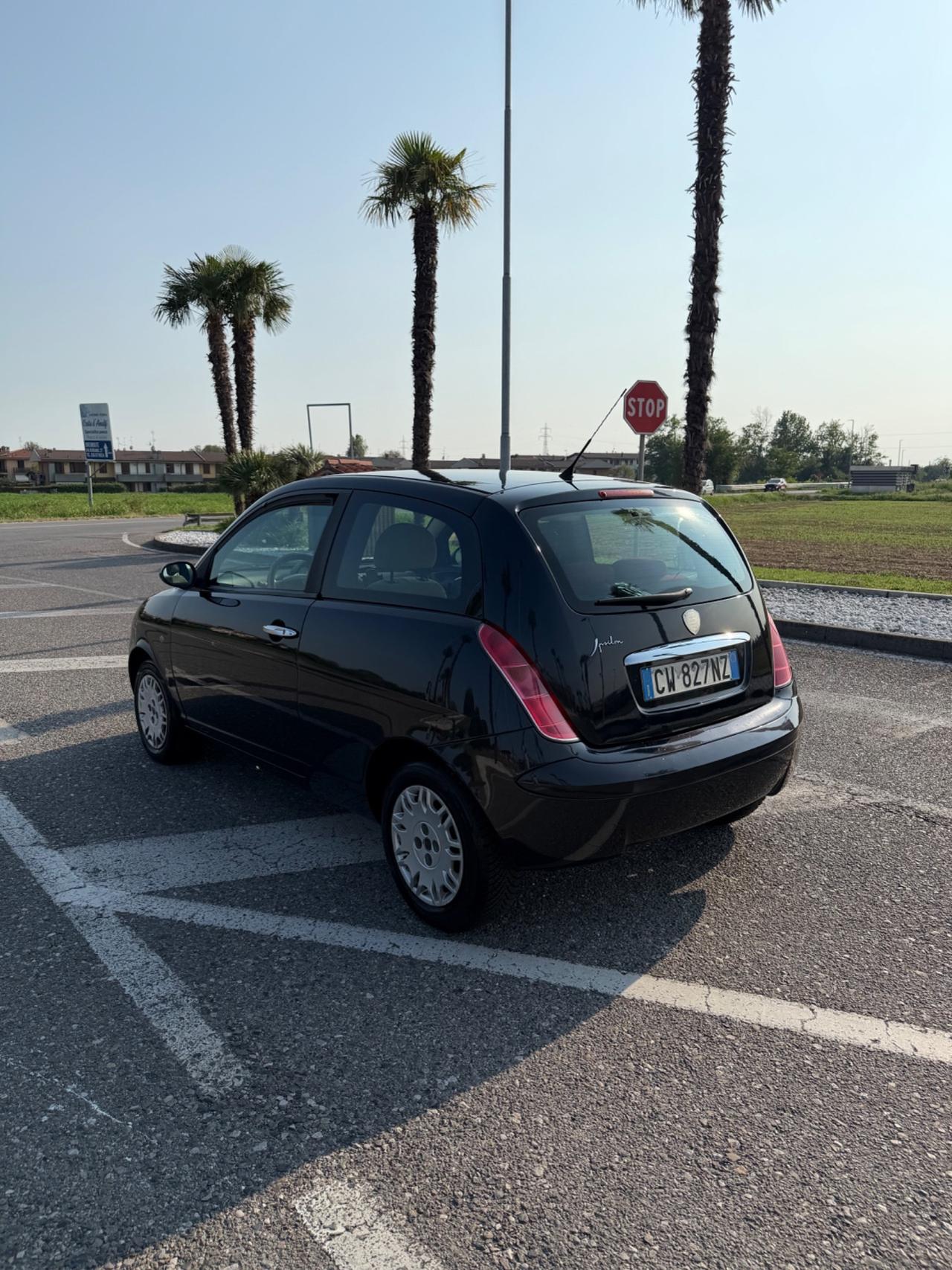 Lancia Ypsilon 1.2 16V Oro