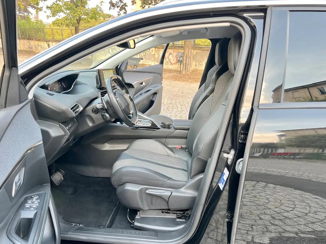 Peugeot 5008 BlueHDi 180 S&S EAT8 Allure Pack