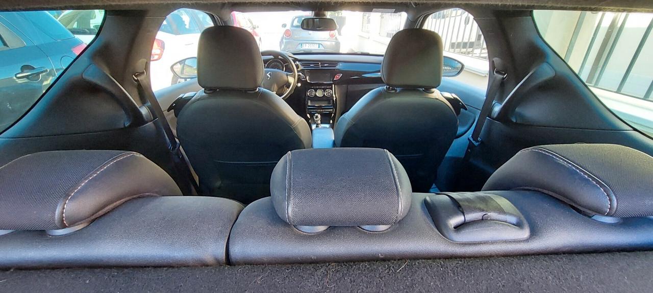 DS3 CONNECTED SPORT CHIC 1,6 DIESEL 75 CV NAVI LEGA SENSORI RETROCAMERA STRAFULL OPTIONAL