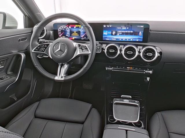 MERCEDES-BENZ A 180 Automatic Progressive Advanced