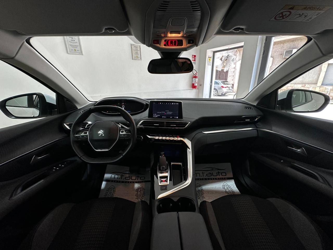 Peugeot 3008 BlueHDi 130 S&S EAT8 Business