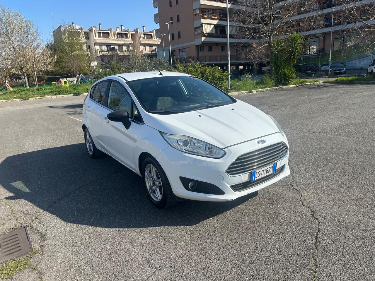 Ford Fiesta 1.4 5 porte Bz.- GPL Titanium