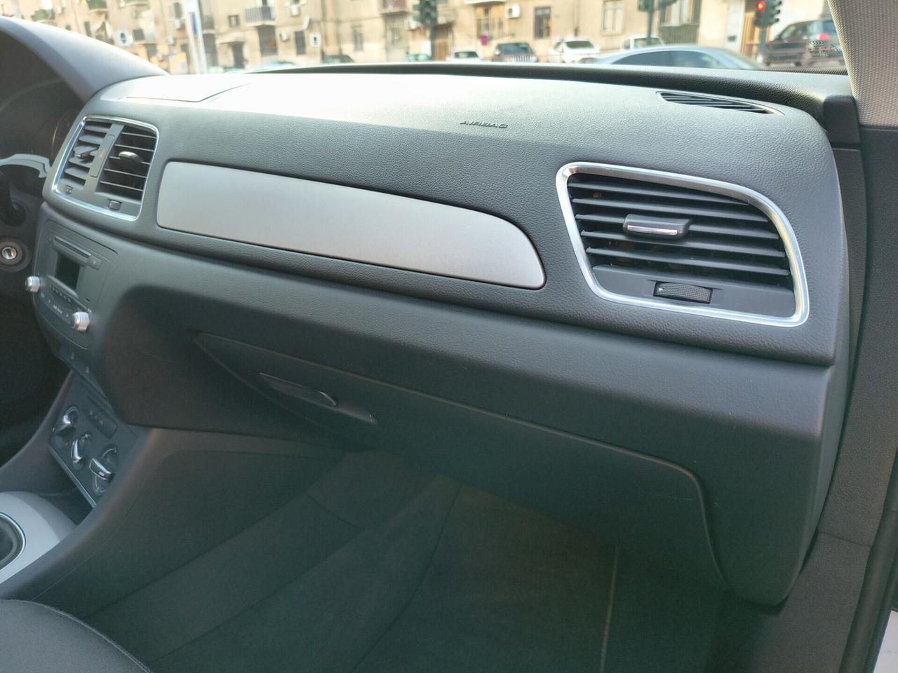 AUDI Q3 2.0 DIESEL TETTO PANORAMICO UNICOPROPRIETA