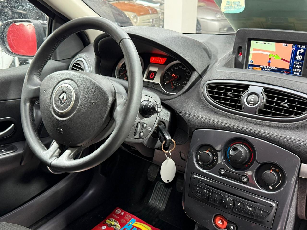 Renault Clio 1.2 16V 75cv Luxe - 2011