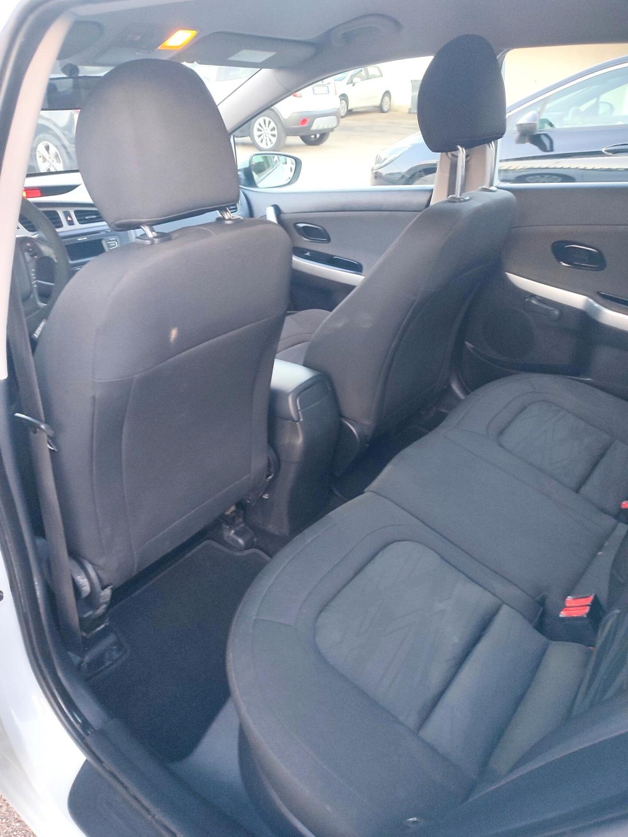 Kia Ceed Sportswagon cee'd 1.4 CVVT SW Cool con 149.000 Chilometri